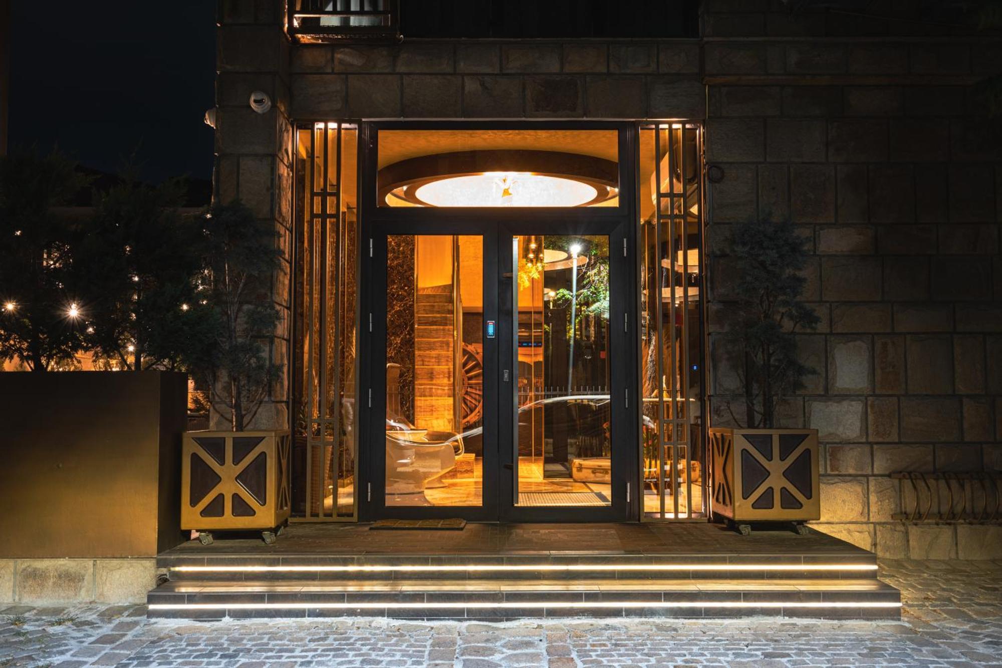 Hidden Bank: Golden Apartman Plovdiv Kültér fotó