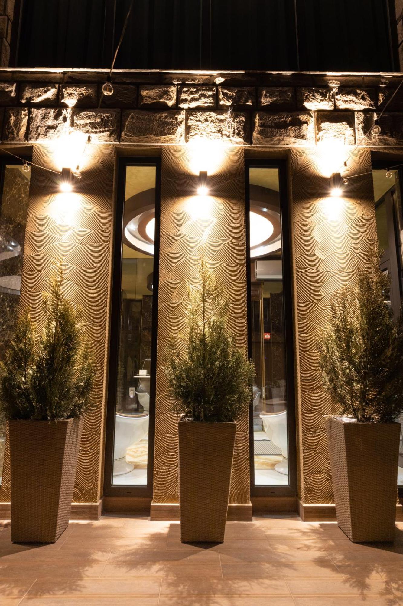 Hidden Bank: Golden Apartman Plovdiv Kültér fotó